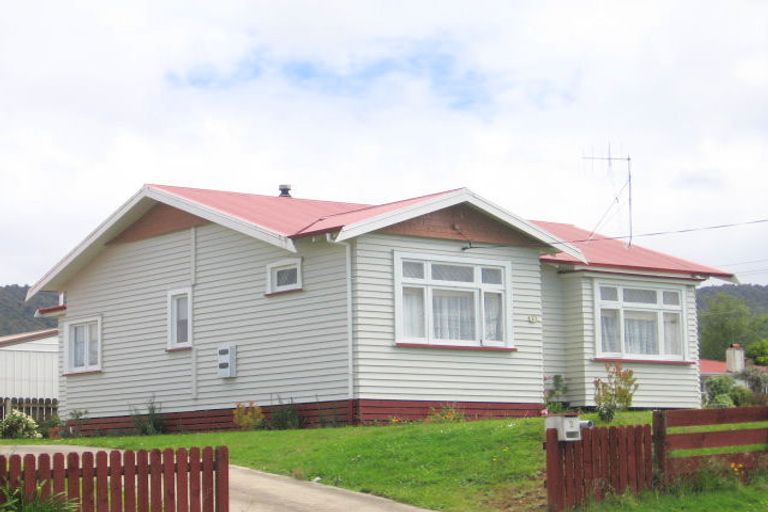 Photo of property in 2 Featon Road, Waihi, 3610