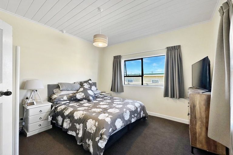 Photo of property in 18 Swiss Avenue, Gonville, Whanganui, 4501