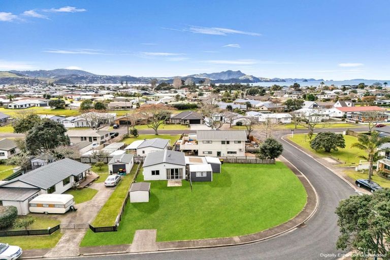 Photo of property in 4 Endeavour Close, Whitianga, 3510