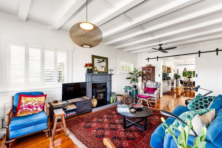 Photo of property in 14 Corry Avenue, Bluff Hill, Napier, 4110