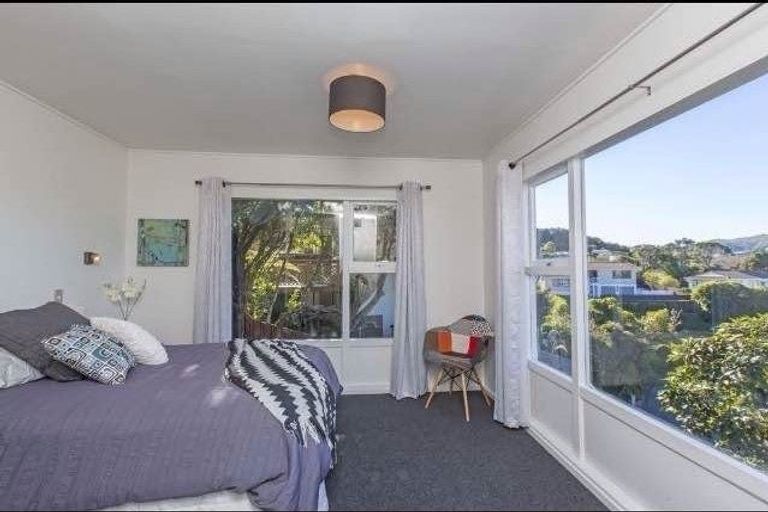 Photo of property in 171 Miromiro Road, Normandale, Lower Hutt, 5010