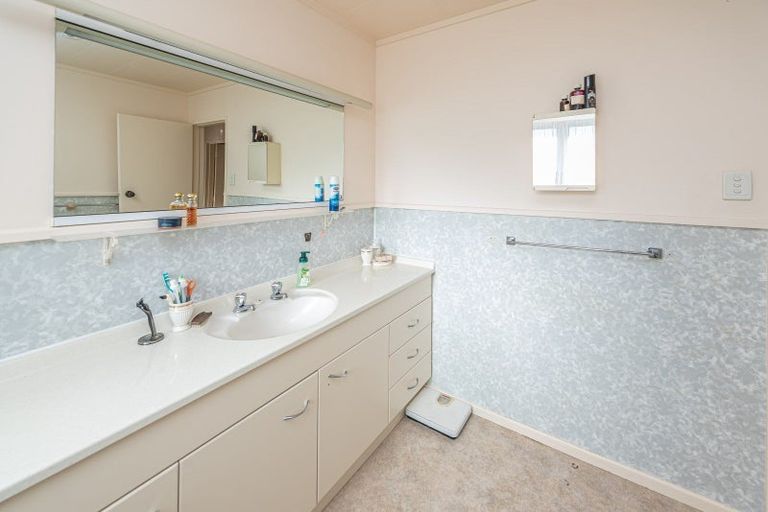 Photo of property in 14 Hood Street, Castlecliff, Whanganui, 4501