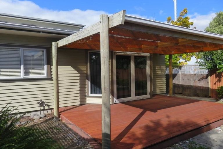 Photo of property in 8b Neeve Place, Taradale, Napier, 4112