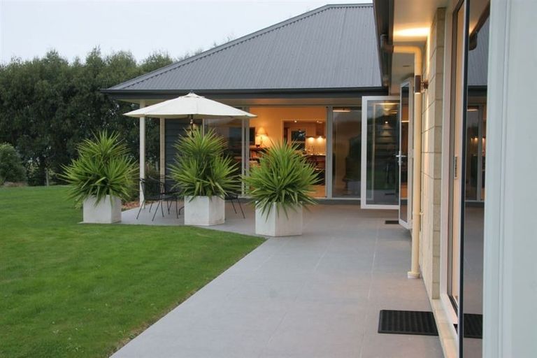 Photo of property in 224 Spur Road, Hadlow, Timaru, 7975