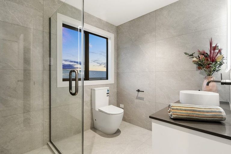 Photo of property in 12 Makumaku Place, Long Bay, Auckland, 0630