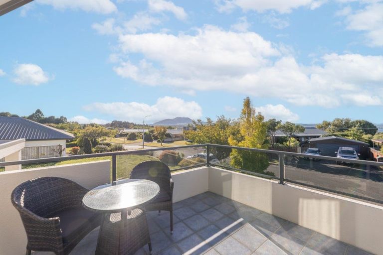 Photo of property in 27 Kinder Street, Acacia Bay, Taupo, 3330