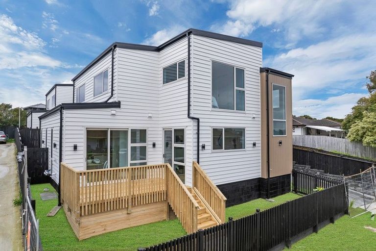 Photo of property in 16a Volante Avenue, Wattle Downs, Auckland, 2103