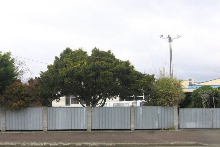 Photo of property in 13 Seddon Street, Levin, 5510