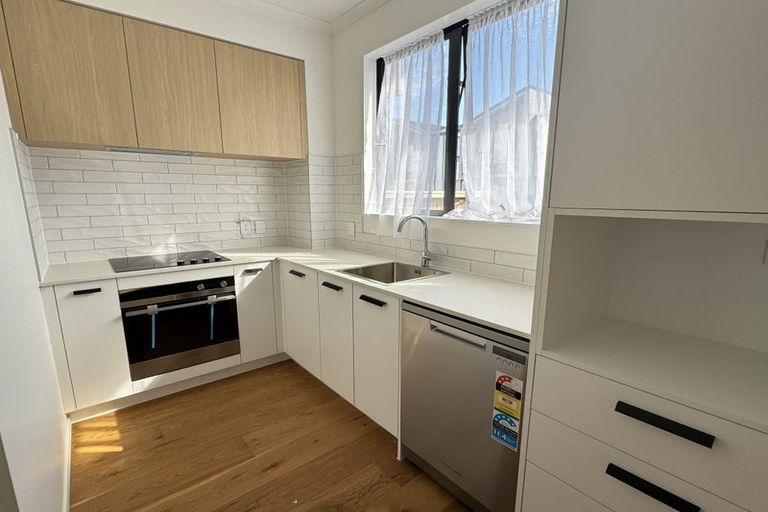 Photo of property in 15 Mahalo Avenue, Wiri, Auckland, 2104