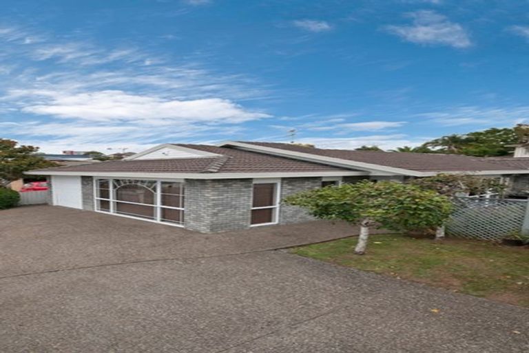 Photo of property in 22 Millstream Drive, Henderson, Auckland, 0610