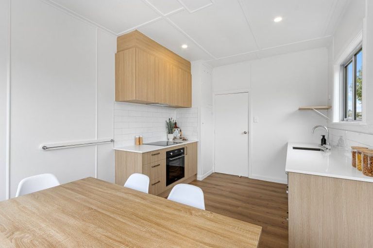 Photo of property in 16 Garvins Road, Hornby, Christchurch, 8042