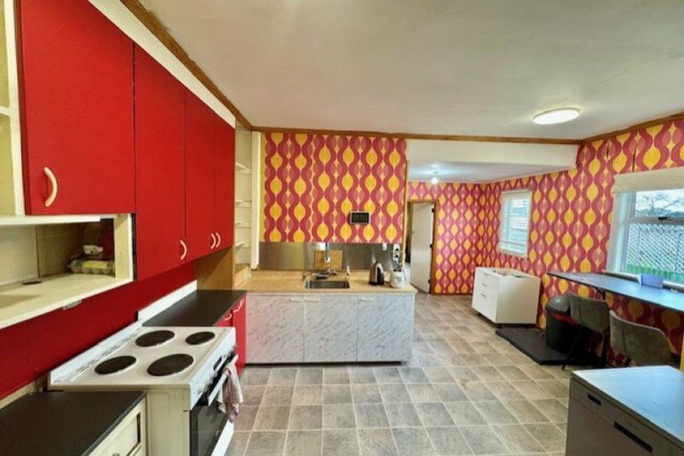 Photo of property in 2 Hobson Place, Takaro, Palmerston North, 4412