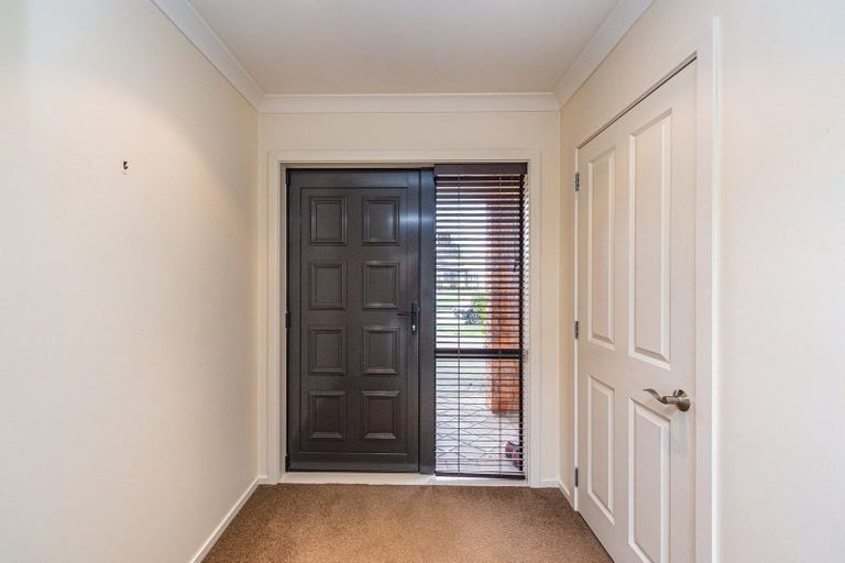 Photo of property in 1 Gilligan Close, College Estate, Whanganui, 4500