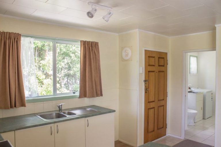 Photo of property in 27 Pipitea Place, Massey, Auckland, 0614