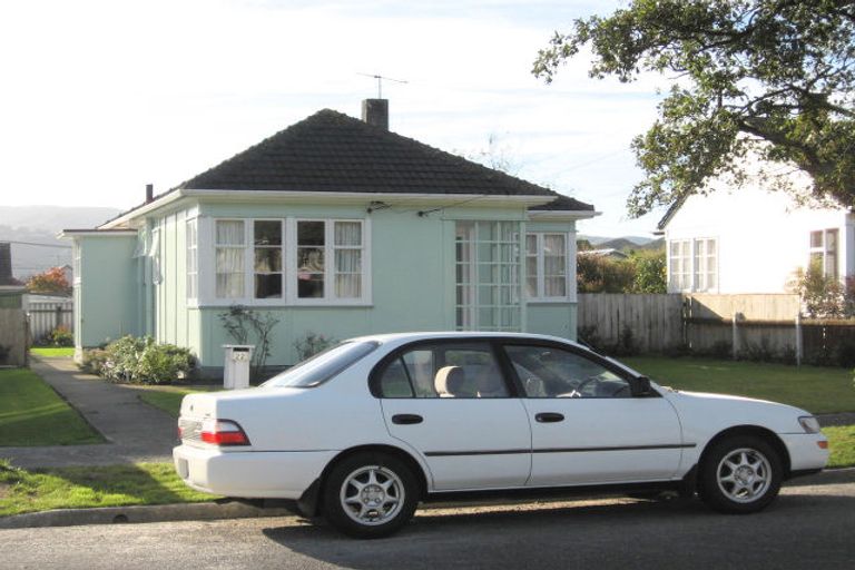 Photo of property in 22 Collett Street, Naenae, Lower Hutt, 5011