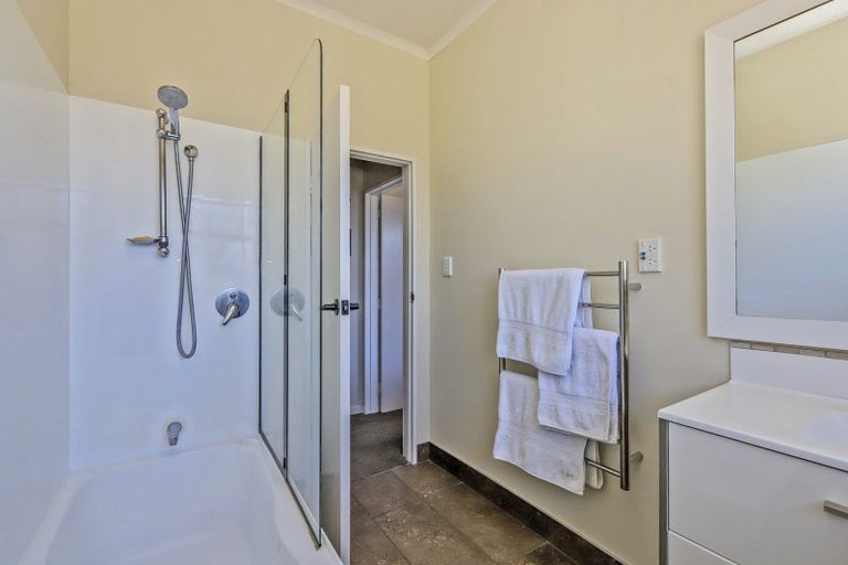 Photo of property in 118a Tait Drive, Greenmeadows, Napier, 4112