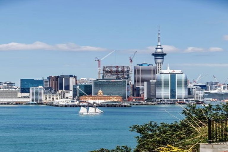 Photo of property in 61b Stanley Road, Stanley Point, Auckland, 0624