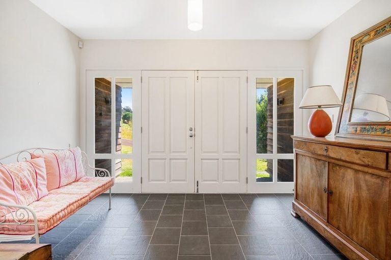 Photo of property in 52 Balboa Drive, Matakatia, Whangaparaoa, 0930