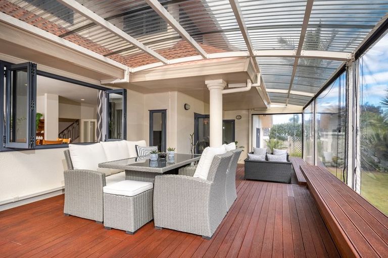 Photo of property in 5 Kahala Place, West Harbour, Auckland, 0618