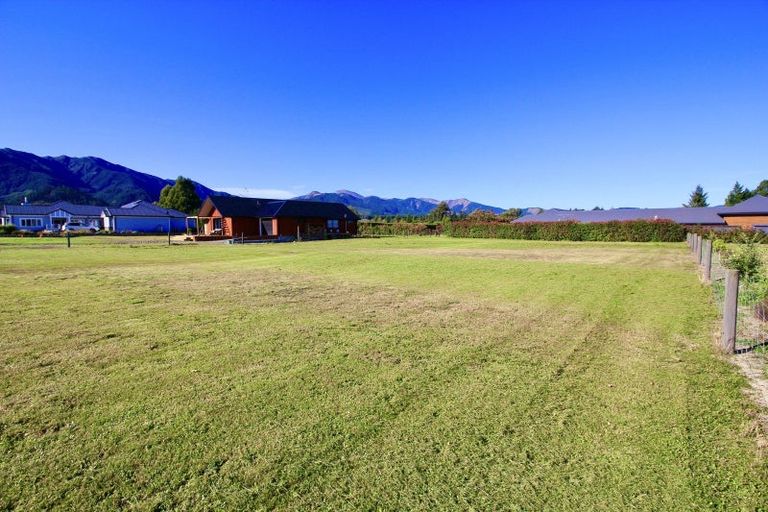 Photo of property in 8 Ewen Place, Hanmer Springs, 7334