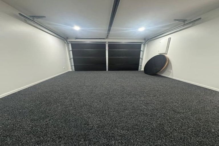 Photo of property in 44 Challen Close, Conifer Grove, Takanini, 2112