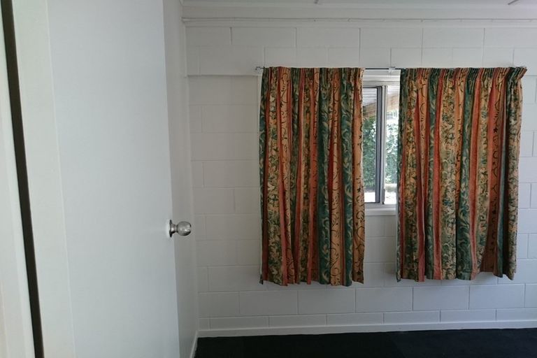 Photo of property in 21 Priestley Drive, Bucklands Beach, Auckland, 2014