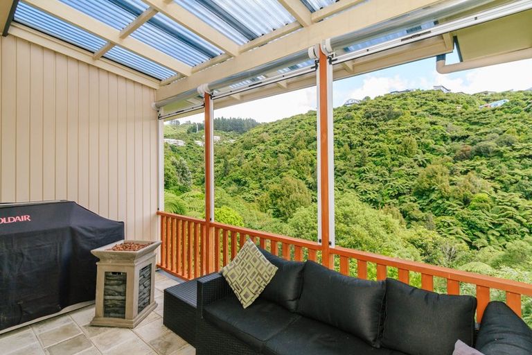 Photo of property in 64 Pomare Road, Tirohanga, Lower Hutt, 5010