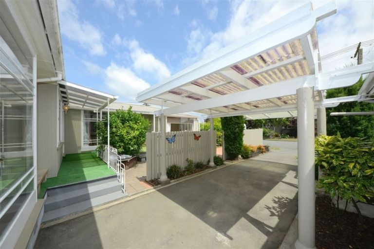 Photo of property in 71 Daniels Road, Redwood, Christchurch, 8051