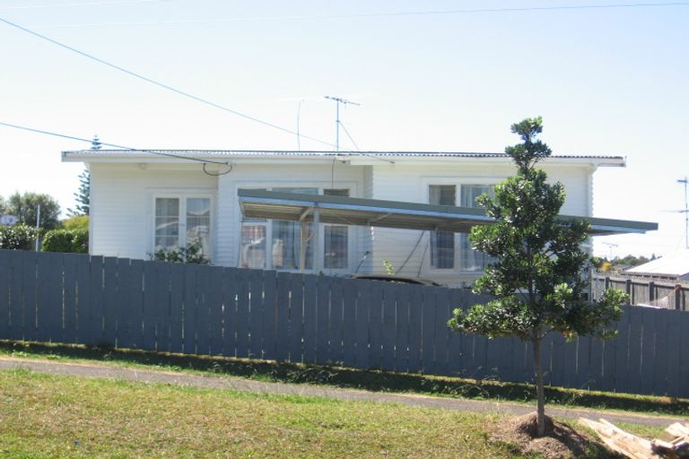 Photo of property in 3 Brains Road, Kelston, Auckland, 0602