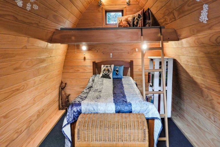 Photo of property in 1931 Parewanui Road, Parewanui, Bulls, 4894