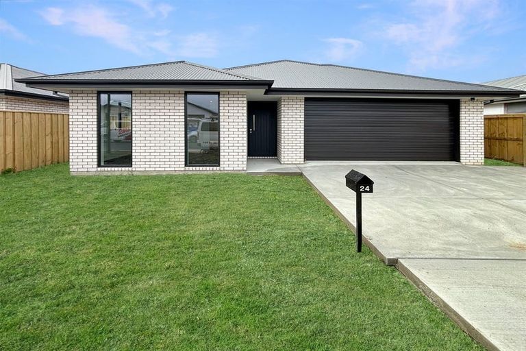 Photo of property in 24 Mehrtens Crescent, Woodend, 7691