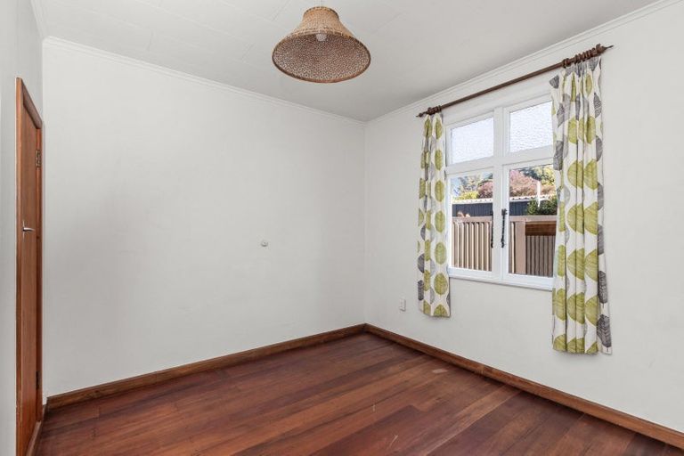 Photo of property in 33 Mill Road, Clive, 4102