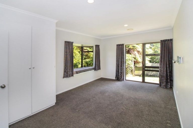 Photo of property in 5a Jensen Place, Frankleigh Park, New Plymouth, 4310
