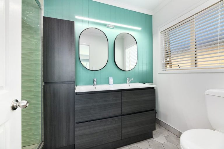 Photo of property in 8 Brookwood Drive, Henderson, Auckland, 0612