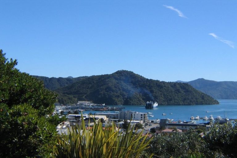 Photo of property in 31 Otago Street, Picton, 7220