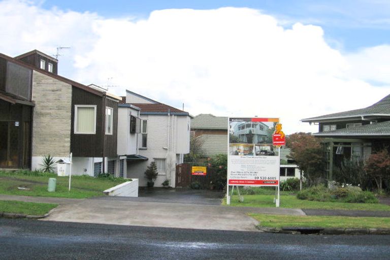 Photo of property in 1/196 Clovelly Road, Bucklands Beach, Auckland, 2012