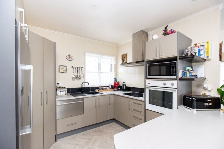 Photo of property in 16 Benner Drive, Ngatea, 3503