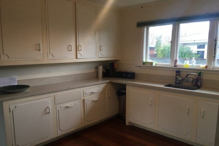 Photo of property in 2/11 Dunedin Street, Redwood, Christchurch, 8051