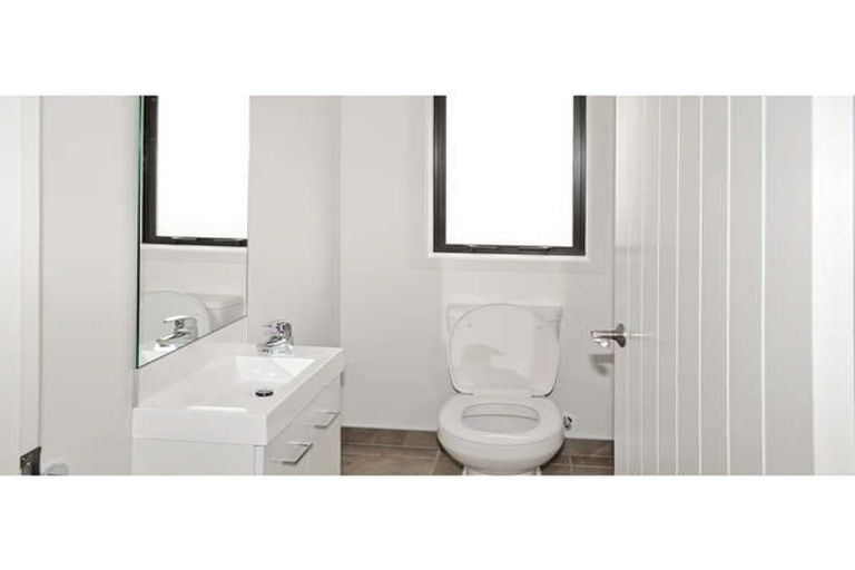 Photo of property in 14 Gibraltar Way, Fitzherbert, Palmerston North, 4410