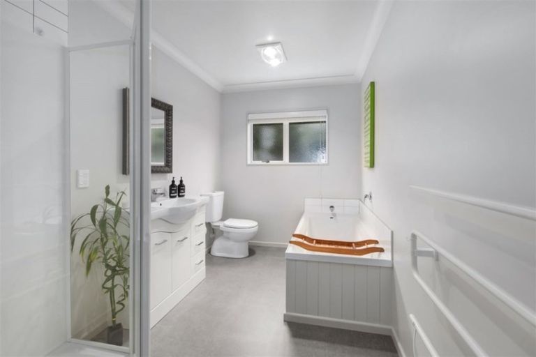 Photo of property in 4 Gennaker Lane, Whitby, Porirua, 5024