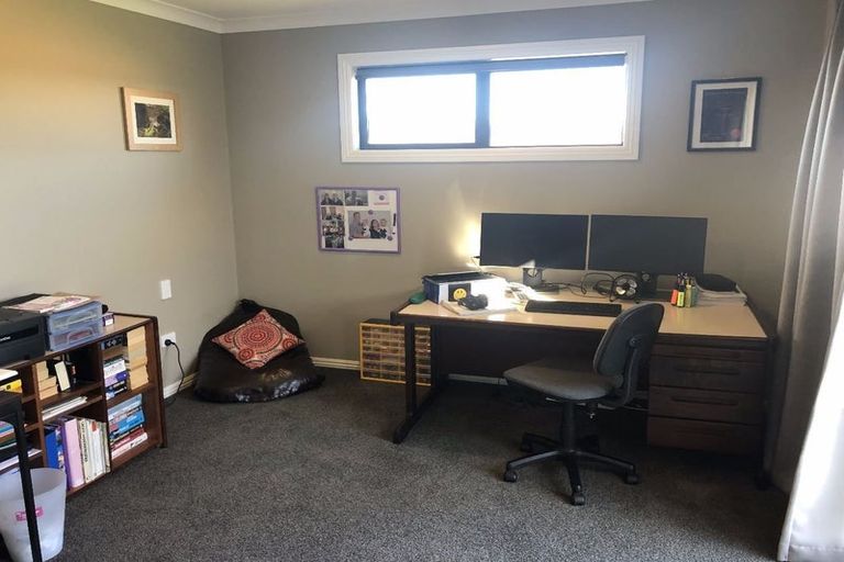 Photo of property in 64 Watkins Drive, Rangiora, 7400