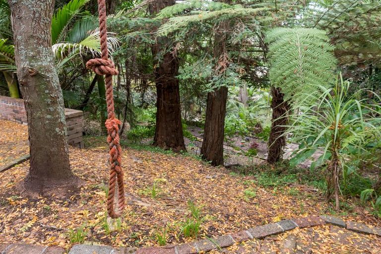 Photo of property in 12 Minerva Terrace, Cockle Bay, Auckland, 2014