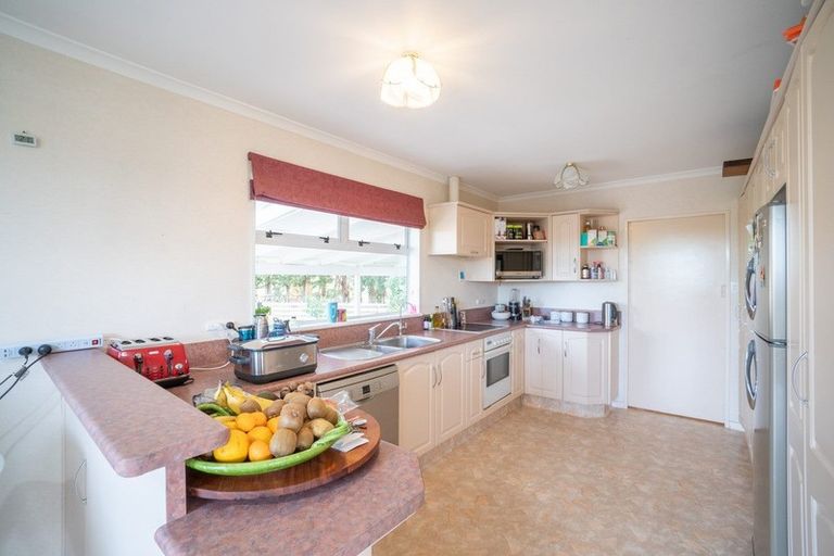 Photo of property in 185 Te Rakehou Road, Feilding, 4775