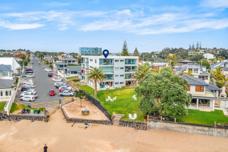 Photo of property in Seaview Apartments, 13/64 Milford Road, Milford, Auckland, 0620