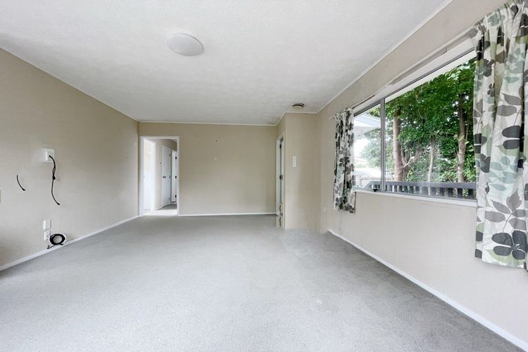 Photo of property in 6 Alidade Place, Massey, Auckland, 0614