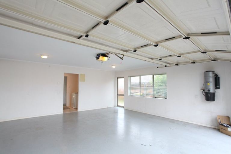 Photo of property in 7 Corta Bella Place, Golflands, Auckland, 2013