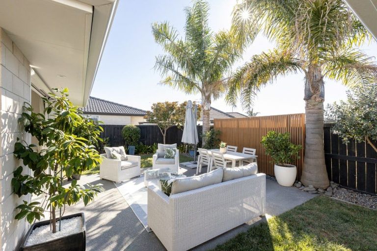 Photo of property in 12 Kokihi Close, Papamoa Beach, Papamoa, 3118