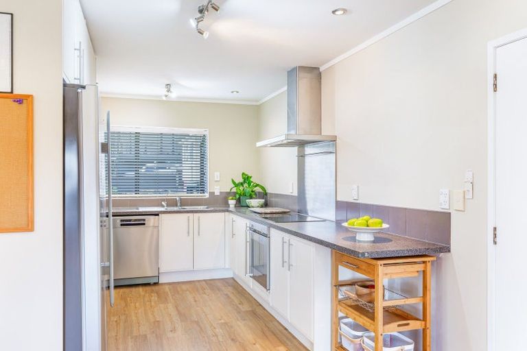 Photo of property in 17 Outlook Road, Greenhithe, Auckland, 0632