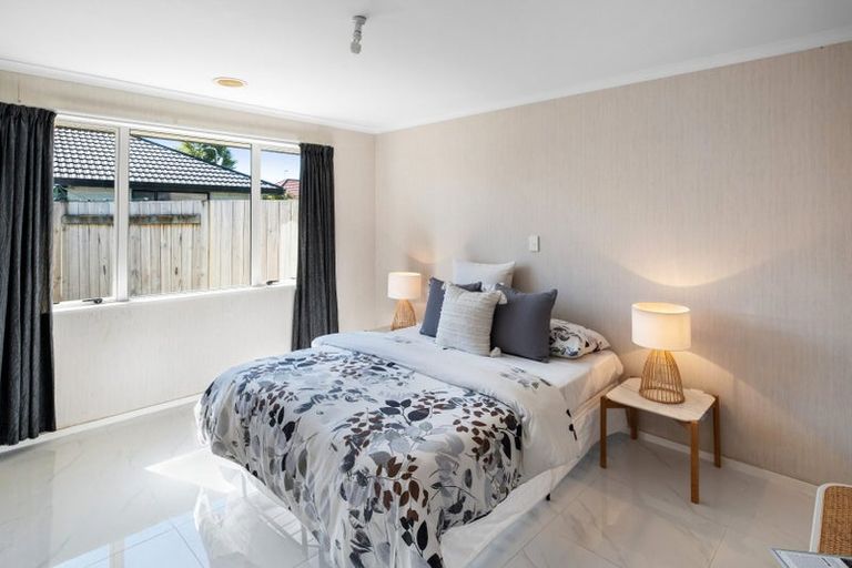 Photo of property in 18 Boston Parade, Kelvin Grove, Palmerston North, 4414