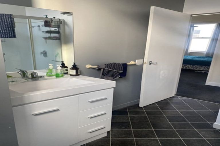 Photo of property in 1 Queen Street, Mount Victoria, Wellington, 6011